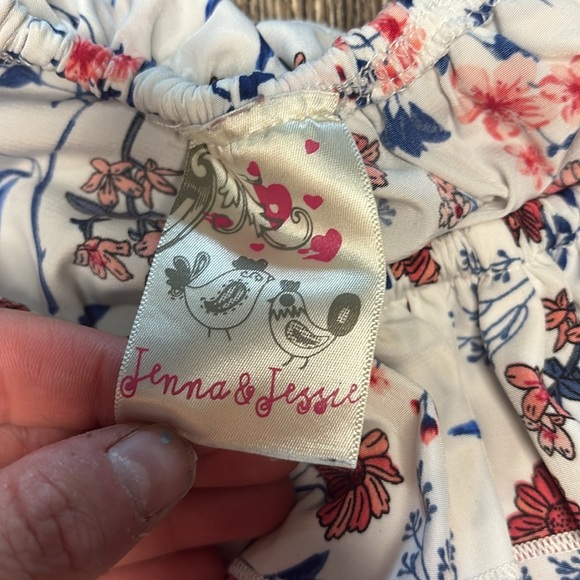 Jenna and Jessie white dress with blue and mauve pink floral design size 8 - Picture 4 of 5